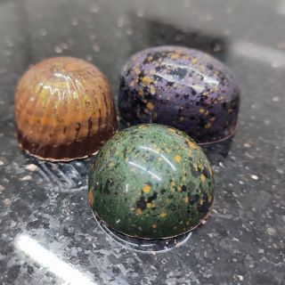 Naše zimní edice. Chybí ještě poslední kousek, ale prozradím chutě i bez něj 😉 Alkoholová zimní edice: hruška s Hennessy,...